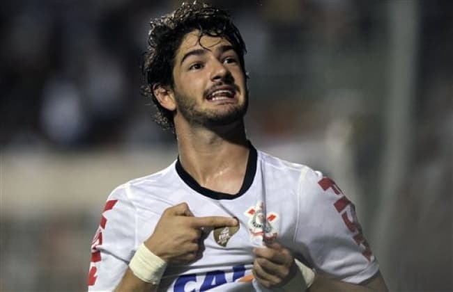 Alexandre Pato ahora juega para el Corinthians. (AP)