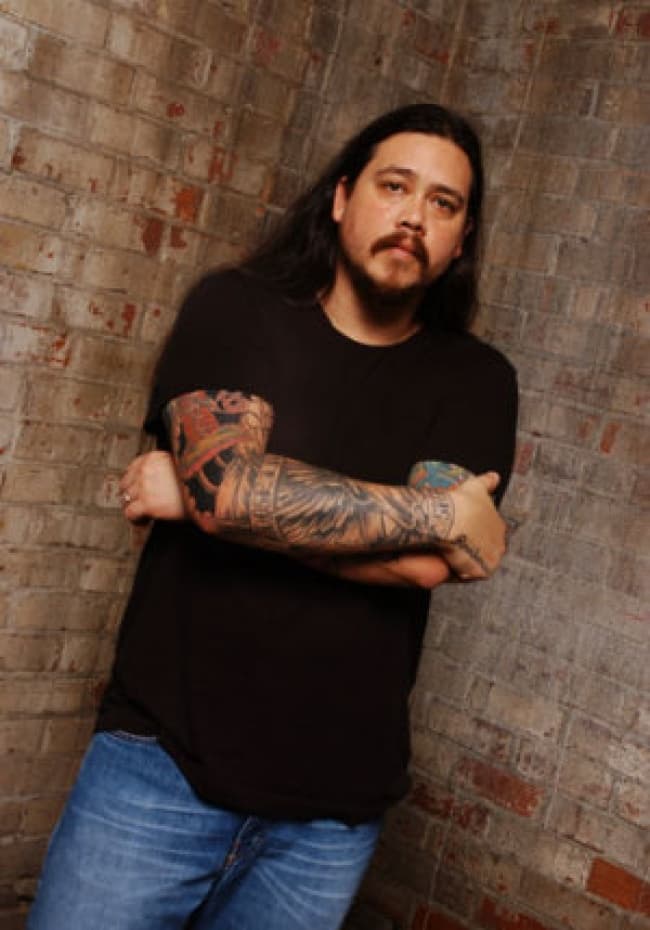 El músico fundó Deftones en 1988 y grabó junto a la banda sus cinco primeros discos, incluyendo “White Pony”. (ESPECIAL)