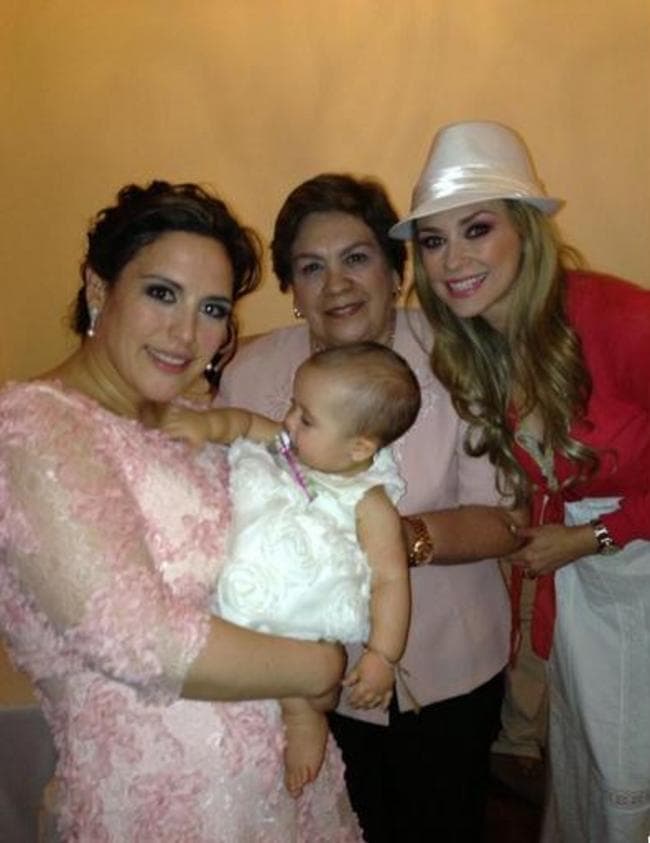 En broma. La actriz dice que Angélica Masiel podría decidirse entre alguno de los hijos de Aracely Arámbula.