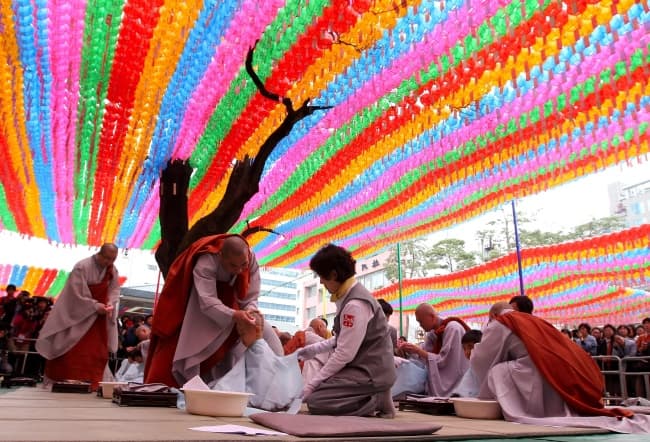 Ceremonica 'Niños convirtiéndose en monjes budistas'