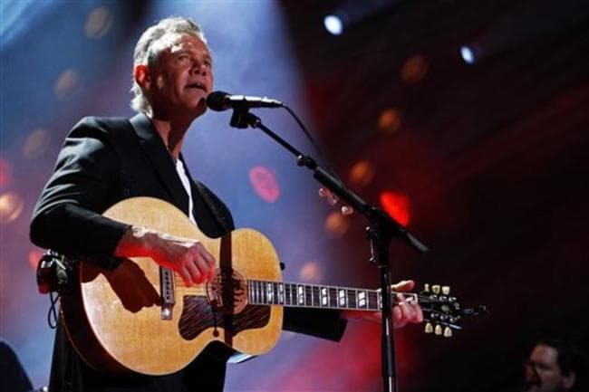 El cantante de country fue intervenido tras un derrame cerebral. (AP)