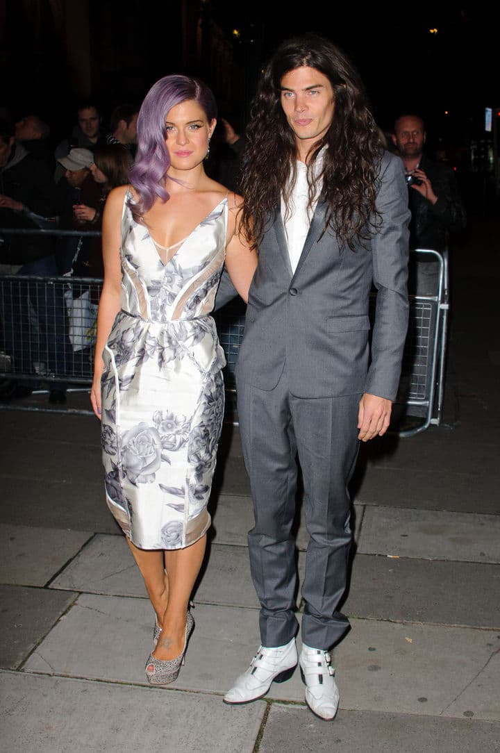Relación. Kelly Osbourne y Matthew Mosshart anunciaron su compromiso.