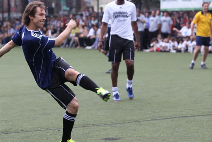 Nash es desde hace mucho tiempo jugador y aficionado del futbol. Es además parte del grupo propietario de los Whitecaps de Vancouver de la MLS. Steve Nash se convertirá en jugador de futbol por un día