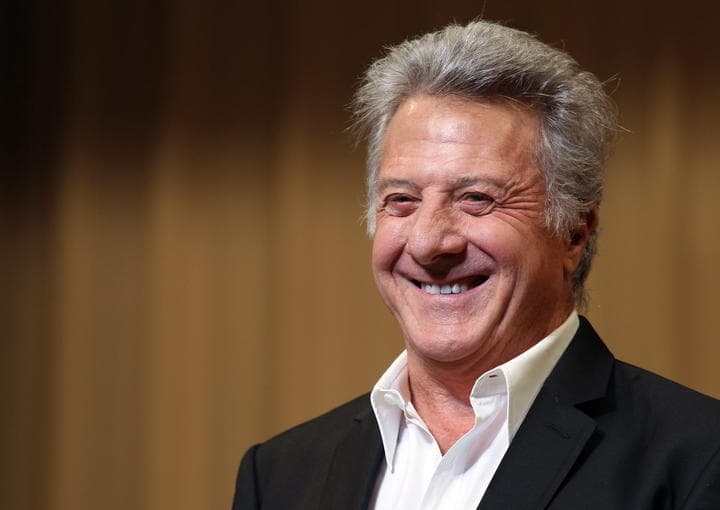 El estadounidense Dustin Hoffman, con una prolífica carrera de 60 años, ganador del Oscar en dos ocasiones como Mejor Actor, quien cumplirá 76 años este jueves, ha sido tratado con éxito contra el cáncer. ARCHIVO