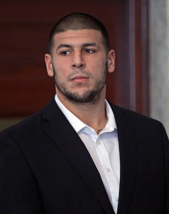 Hernandez se presentó en la corte de circuito de Attleborough, mientras sus abogados presentaban mociones al juez. (Archivo)