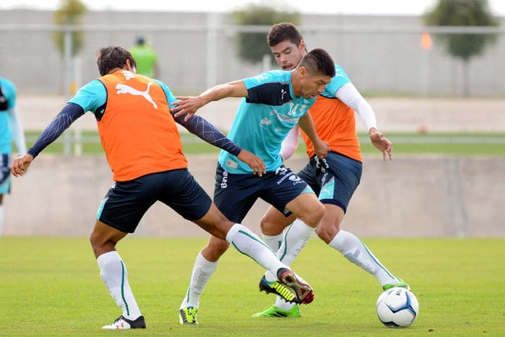 El once titular de Santos Laguna continuó ayer con su preparación para recibir el viernes al León a las 21:00 horas en el Estadio Corona. (Archivo)