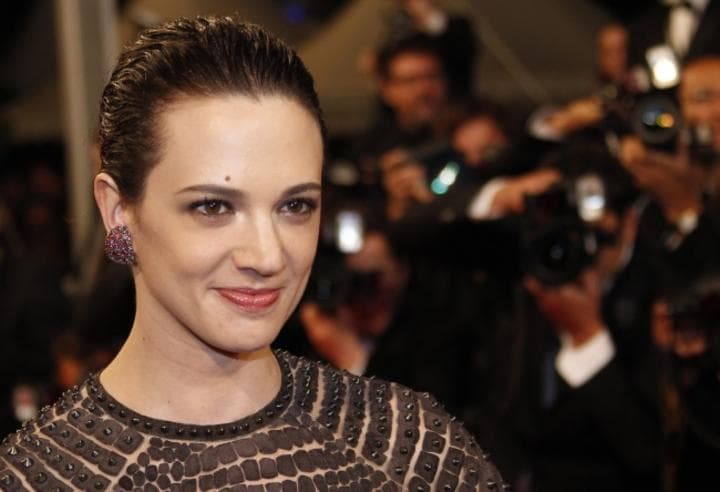 Asia Argento, quien a los 18 años saltó a la fama por los desnudos que realizó en la película 'Trauma', cumple hoy 38 años de edad. (ARCHIVO)