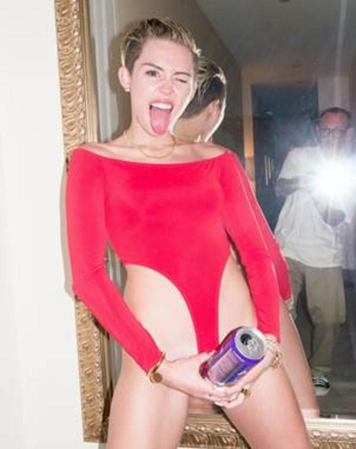Miley posó muy sensual para el fotógrafo Terry Richardson.