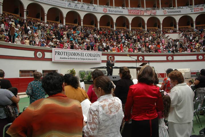 Reunión. Miles de Testigos de Jehová de la región iniciaron ayer su máxima jornada común.