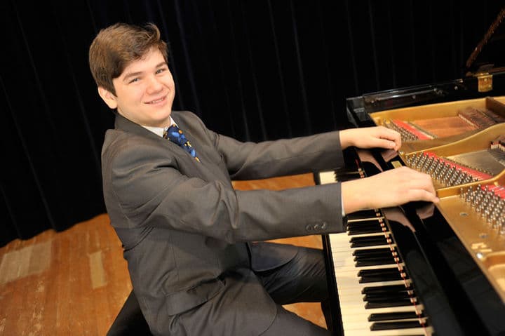 El pianista. Nicolas Bourdoncle, es un joven de 15 años, que este año acaba de ser admitido el Conservatorio Nacional Superior de Música y Danza de París.