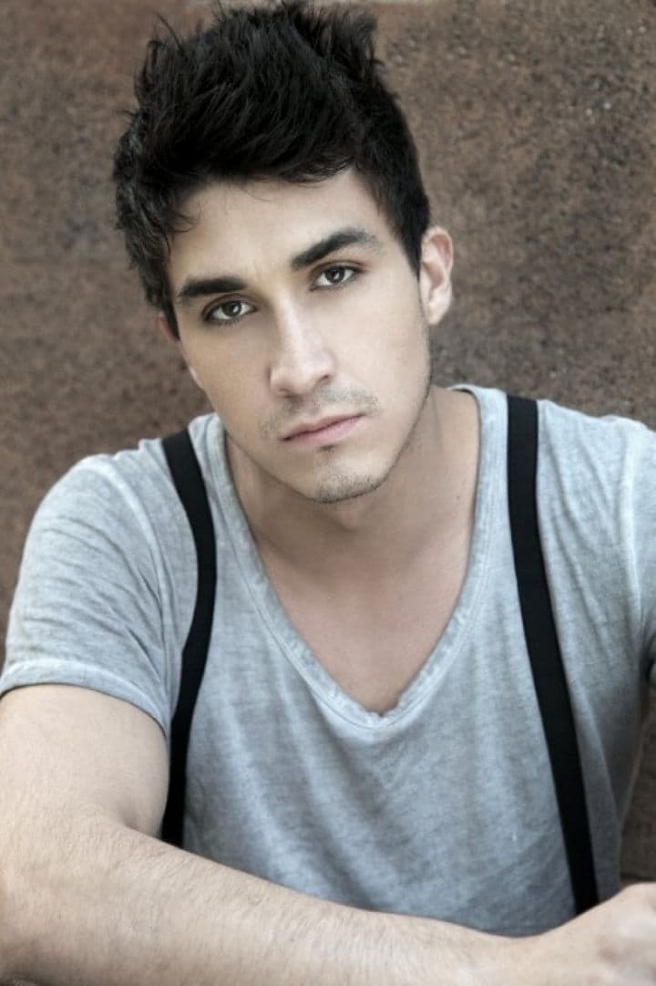 Mucho trabajo. El actor Emmanuel Orenday actualmente protagoniza las series de televisión Niñas mal 2 y Hoy soy nadie.