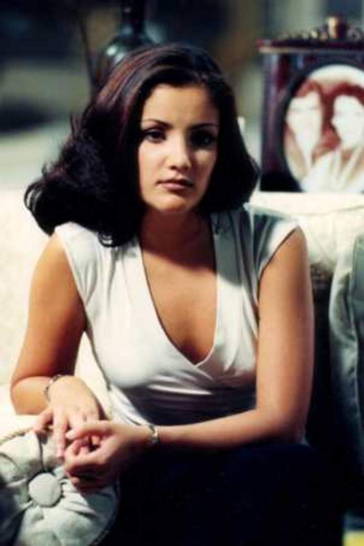 Su aparición. Karla Álvarez en su primer papel como ‘Rosario’ en la telenovela María Mercedes.