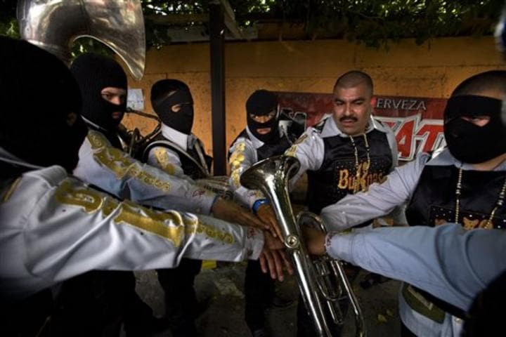 'Narco cultura' sigue a Edgar Quintero, el cantante del grupo Los Buknas de Culiacán. (AP)