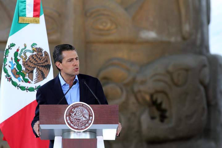El objetivo de la Estrategia es que las tecnologías de la información y comunicación trabajen en favor de los mexicanos, dijo Enrique Peña Nieto. (Notimex)