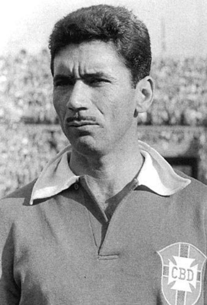 Nilton Santos, considerado como el mejor lateral izquierdo de todos falleció ayer en Río.