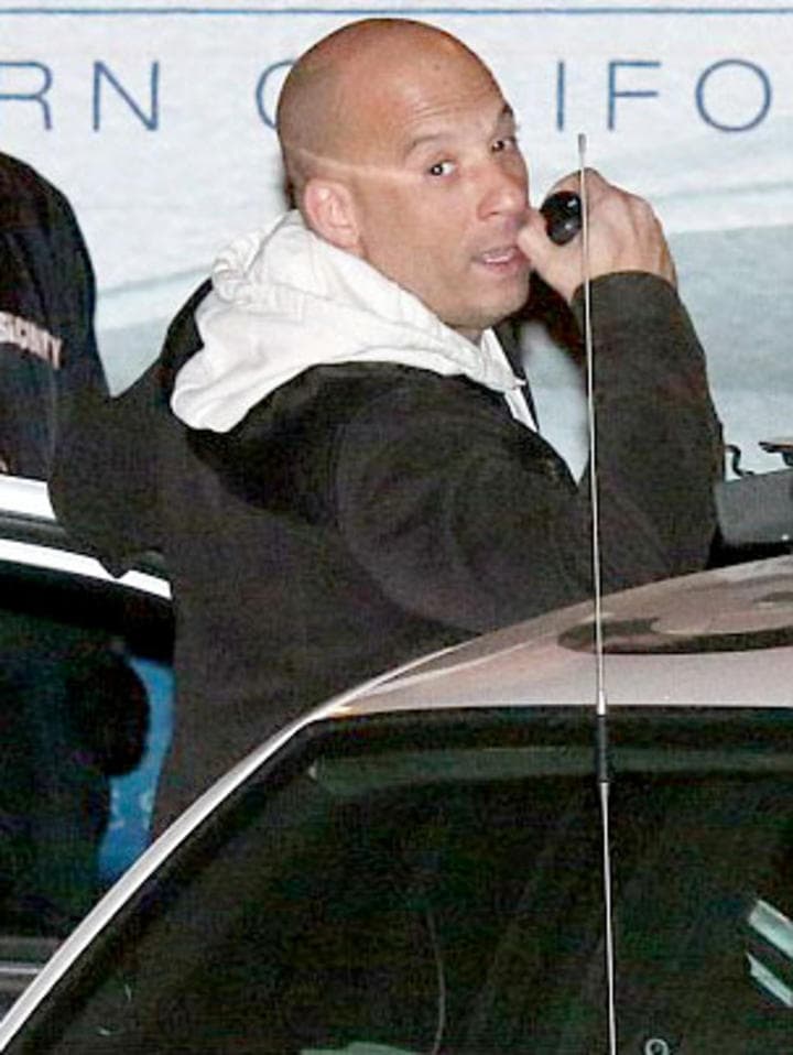 Vin Diesel acudió al lugar del accidente en el que perdió la vida el actor Paul Walker. (Tomada de DailyMail.co.uk)