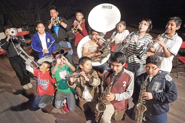 Pequeños. En la colonia Pedregal de Santo Domingo, al sur de la ciudad de México, son 20 los pequeños que se vinculan a través de la música en la Banda de Marcha Infantil y Juvenil.