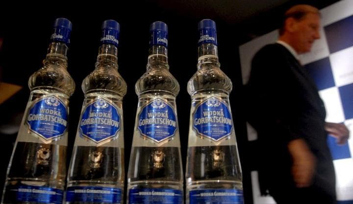 Ahora, aunque Polonia y Rusia son reconocidos por ofrecer algunas de las mejores variedades de Vodka que incluso suelen saborizar con frutas, son Estados Unidos, Japón y Alemania sus máximos productores. (ARCHIVO)