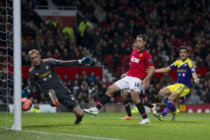 Javier Hernández marcó el gol del empate pero no fue suficiente. (AP)