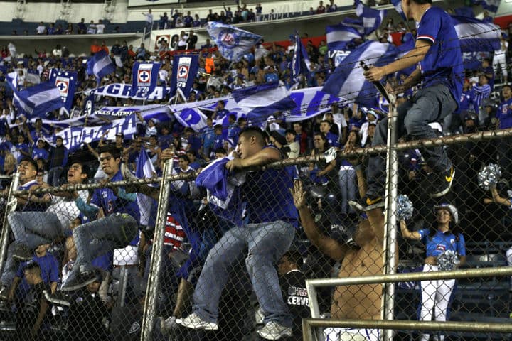 Cara le costó a directiva la invasión.