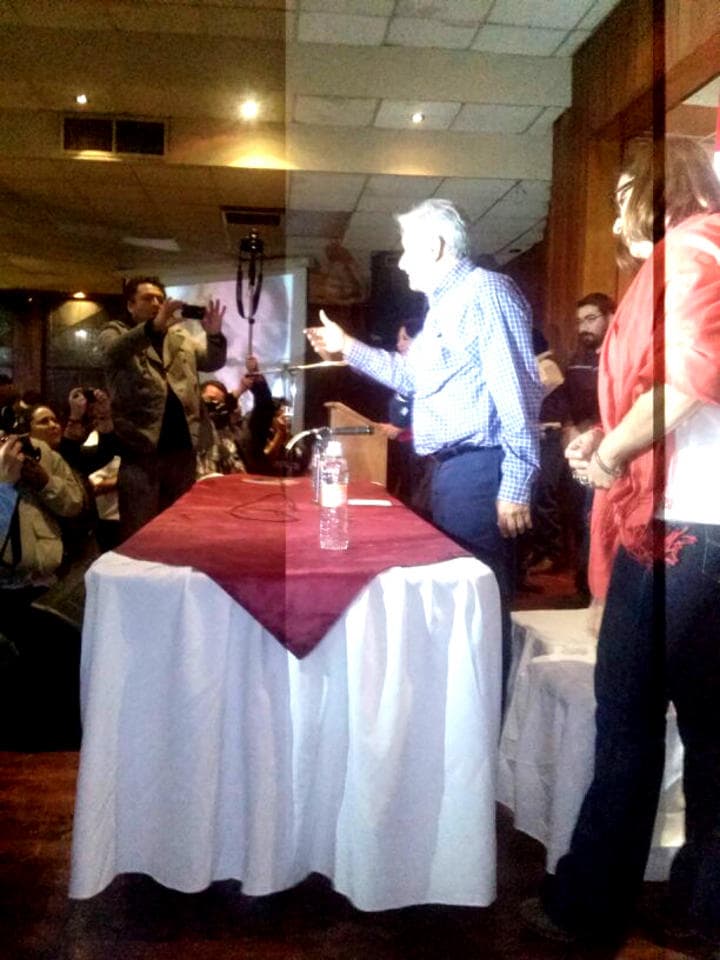En entrevista, AMLO dijo que con la conformación de Morena se busca 'derrocar' al 'PRIAN' porque no representan un cambio. (EL SIGLO DE TORREÓN)
