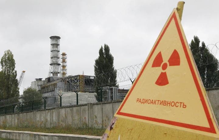 Chernobyl es el sitio radiactivo más conocido del mundo. El 26 de marzo de 1986, uno de los reactores de la planta nuclear de la ciudad explotó. (Archivo)
