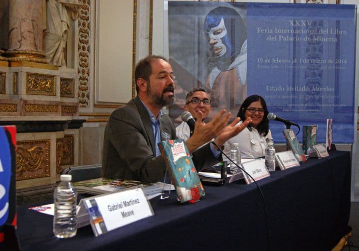 Edición especial. El escritor Juan Villoro, durante la presentación de la edición conmemorativa de su libro: El libro salvaje, en el marco de la 35 Feria Internacional que se lleva a cabo en el Palacio de Minería.