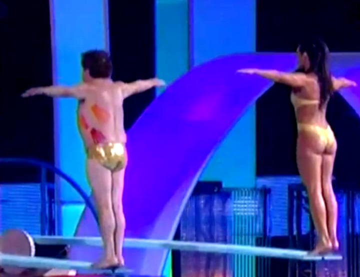 Mientras Balardi realiza su clavado de la mejor manera en que le fue posible, Rebeca se muestra nerviosa y ese nerviosismo provoca que se golpee con el trampolín del que saltó. (YOUTUBE)