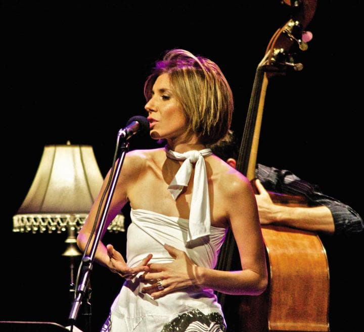 Magos Herrera
