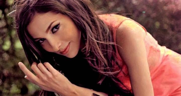 La cantautora mexicana presenta su nuevo CD+DVD en vivo, 'Drama queen'. (Archivo)