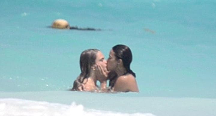 Cara Delevingne y Michelle Rodriguez no escondieron su amor ante los fotógrafos. (Tomada del sitio DailyMail.co.uk)