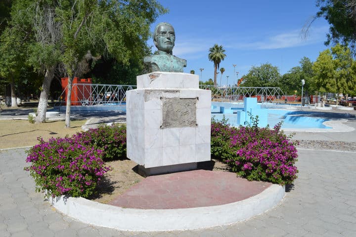 Héroe olvidado. El monumento al General Ignacio Zaragoza en Torreón se encuentra sin placa conmemorativa desde hace varios años.