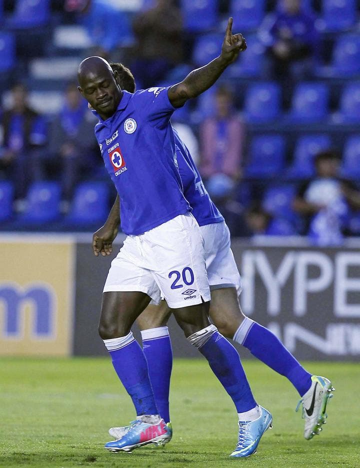 Emaná jugó un solo encuentro como titular en el torneo Clausura 2014.