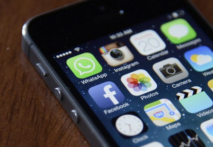 La app nos indica que ellos tienen la libertad de borrar cualquier contenido sin previo aviso, si lo consideran en contra de sus condiciones o que son 'demasiado largos' o tengan un 'interés limitado'. (ARCHIVO)