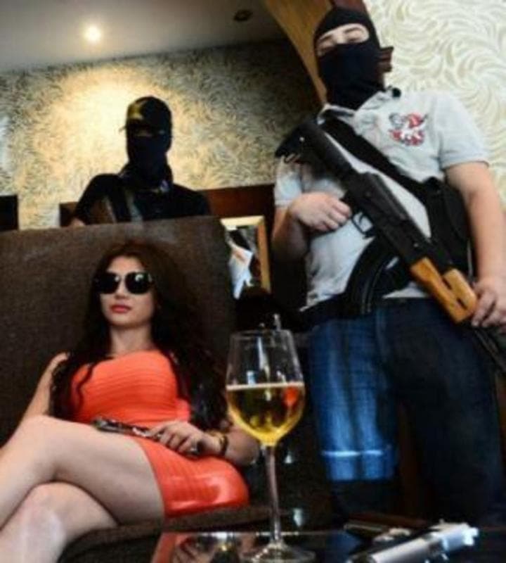 Claudia Ochoa Félix, la “Emperatriz Ántrax” ha causado revuelo internacional con las polémicas fotos de sus lujos y excesos. (Twitter)