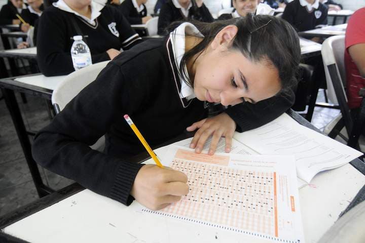 La prueba revela que en el último año cinco de cada 10 jóvenes presentan resultados insuficientes y elemental en español y 6 de cada diez en matemáticas. (Archivo)