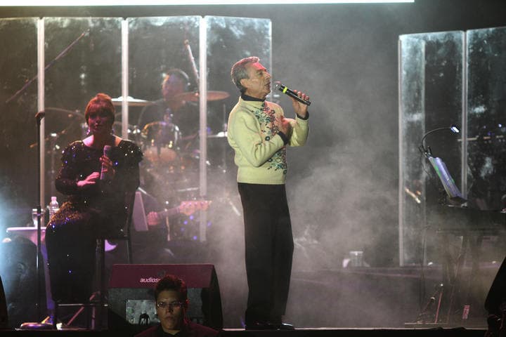 El cantante y actor mexicano César Costa, quien debutó en la música con el grupo Los Camisas Negras, famoso por protagonizar el programa “Papá soltero”, celebra 73 años este miércoles, listo para recibir el Premio a la Excelencia Musical en noviembre próximo. (ARCHIVO)