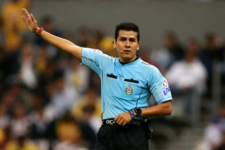 Miguel Ángel Chacón es el silbante designado por la Comisión de Árbitros para dirigir el  encuentro entre Atlas y Santos Laguna en la fecha siete del Torneo Apertura 2014. (Archivo)