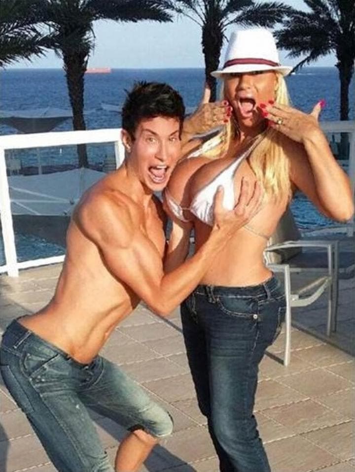 Los llamados Barbie y Ken humanos tuvieron un encuentro personal durante su estancia en Florida, Estados Unidos. (INTERNET)