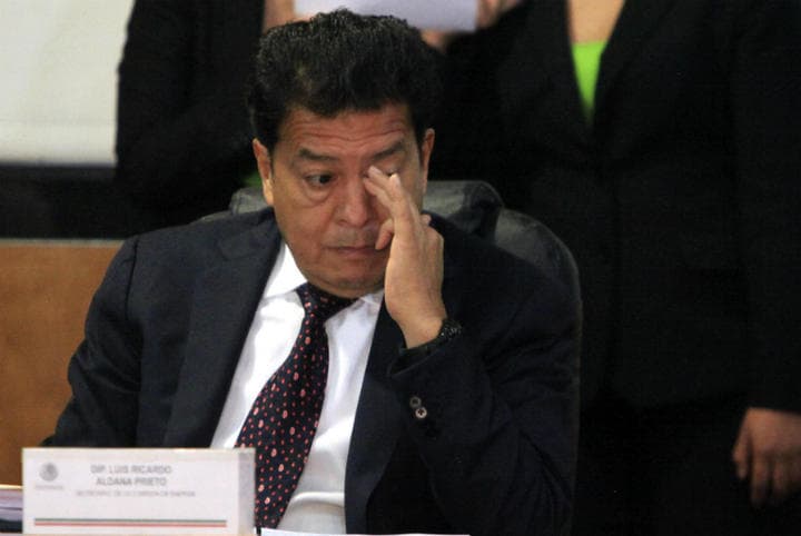 El legislador del PRI y ex tesorero del sindicato petrolero, Ricardo Aldana, fue robado a mano armada en el sur de la ciudad de México. (Archivo)
