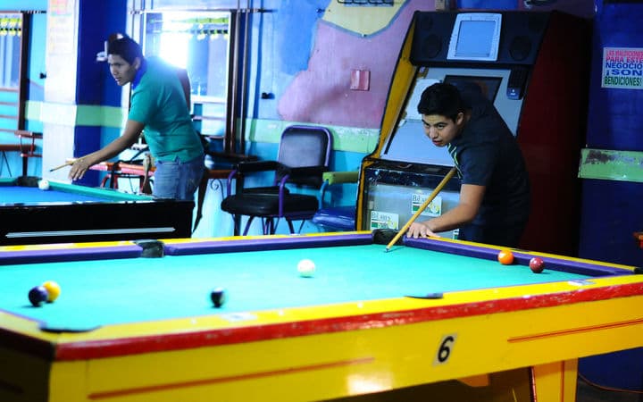 Los billaristas principiantes ya se alistan para jugar. Preparan Torneo de Billar Bola 9