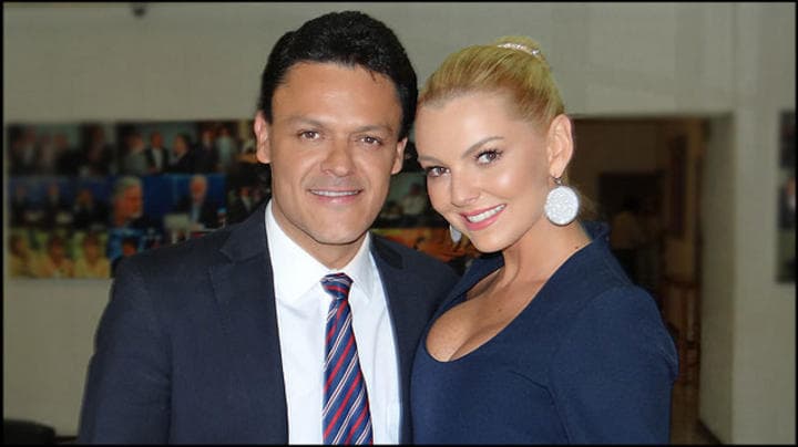 La actriz aclaró con buen humor que Pedro jamás se negó a hacer escenas con ella, de hecho, hasta se divertían en horas de trabajo.