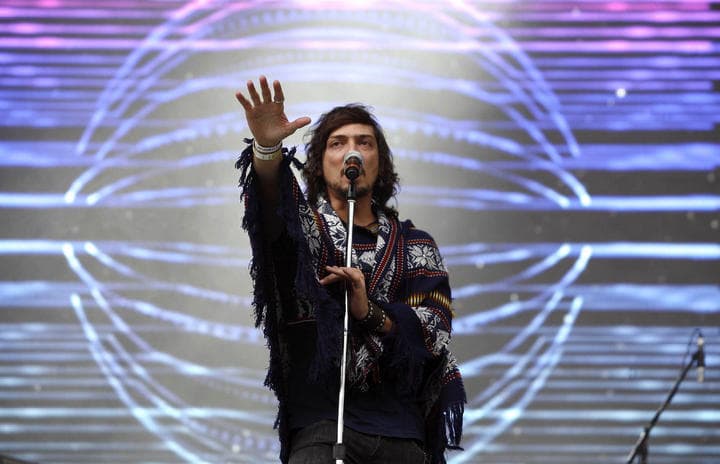 León Larregui arremetió contra el gobierno por el caso Ayotzinapa durante su concierto en el Foro Sol. (El Universal)
