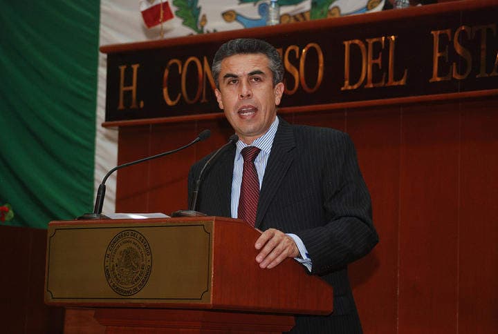 El fallecimiento del diputado federal duranguense Jorge Herrera Delgado ocurrió durante la madrugada en un hospital local.