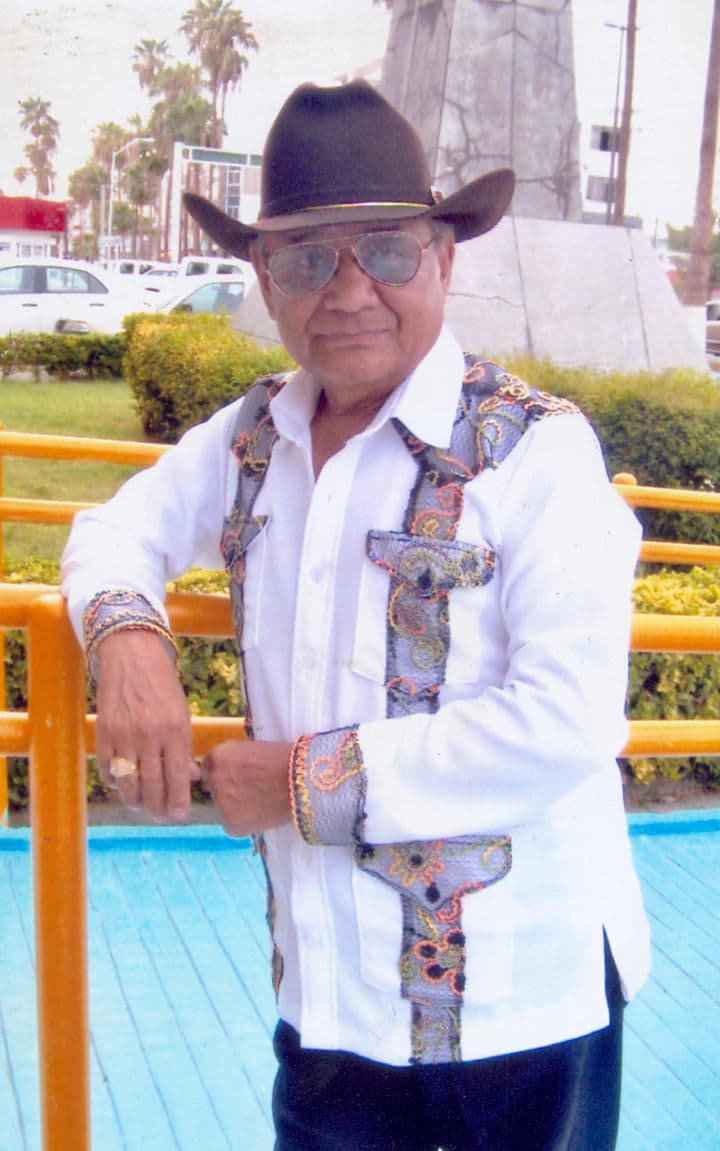 Feliz. El cantante Alfredo del Orbe, quien comenzó su carrera en 1958, está muy agradecido con el público.