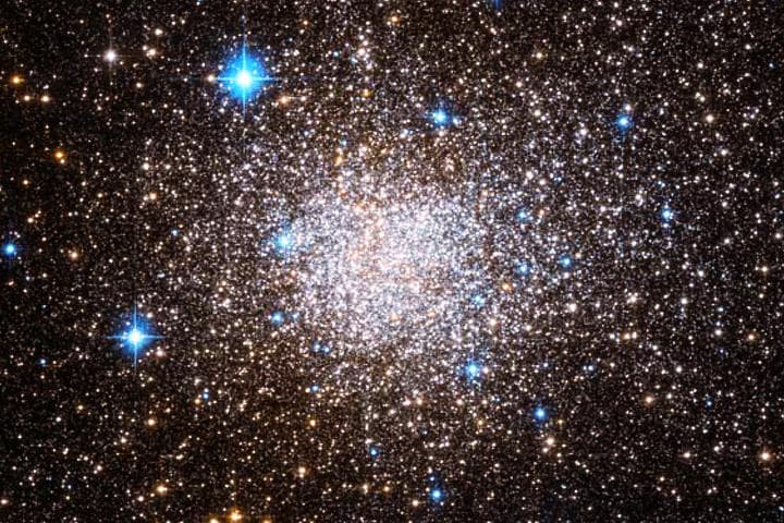 El cuerpo luminoso modificó su propio eje de rotación y ahora sus rayos luminosos se ven desde otra dirección, no desde la Tierra. (INTERNET)