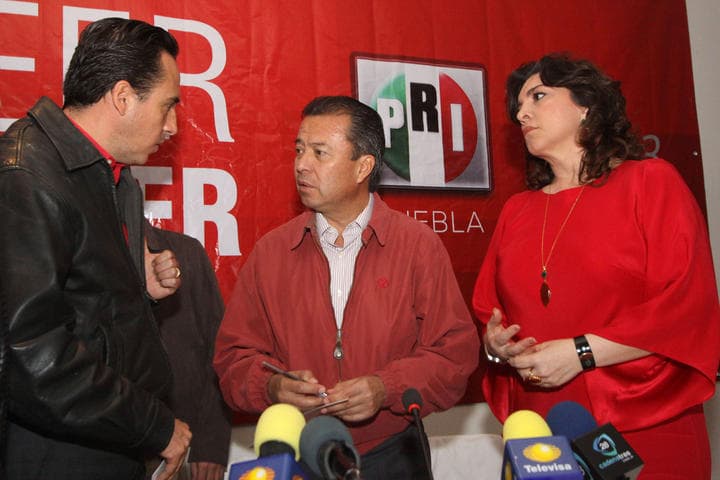 César Camacho, presidente del PRI, presidiendo una Asamblea en Puebla. (ARCHIVO)