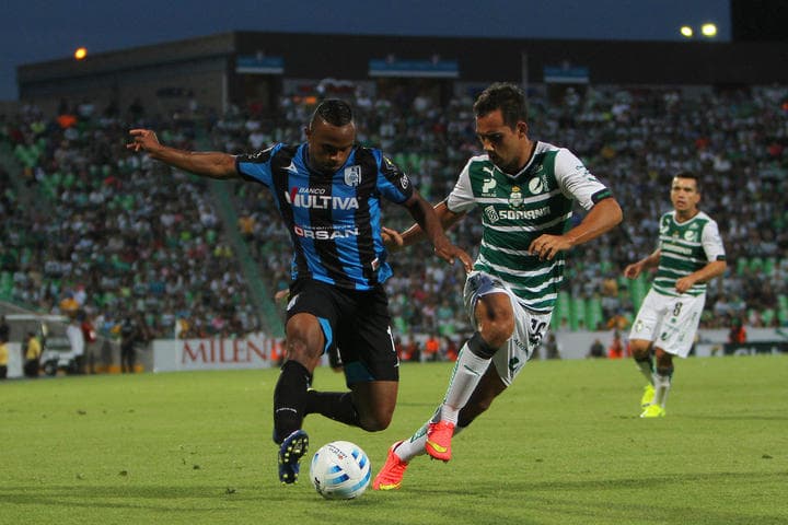 Querétaro busca cortar el impulso ganador de Santos y regalarle otra victoria a su afición. (Archivo)