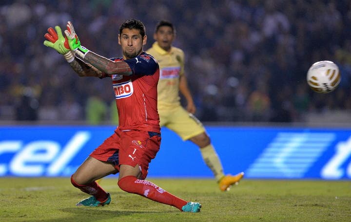 Orozco tiene un esguince en la articulación acromioclavicular del lado izquierdo. (Archivo)
