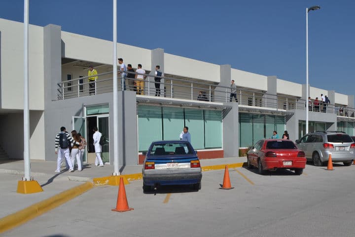 Promoción. La Universidad Autónoma de Durango anunció la implementación una nueva carrera de Cosmetología.